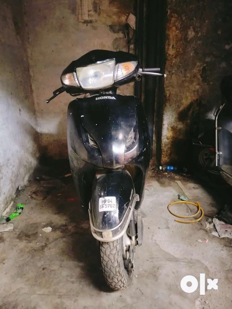 i want to sale my activa  awsm condition