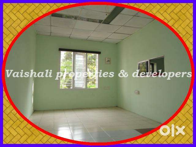 800 sq.ft Commercial space in near Mankkavu Junction- 1st Floor