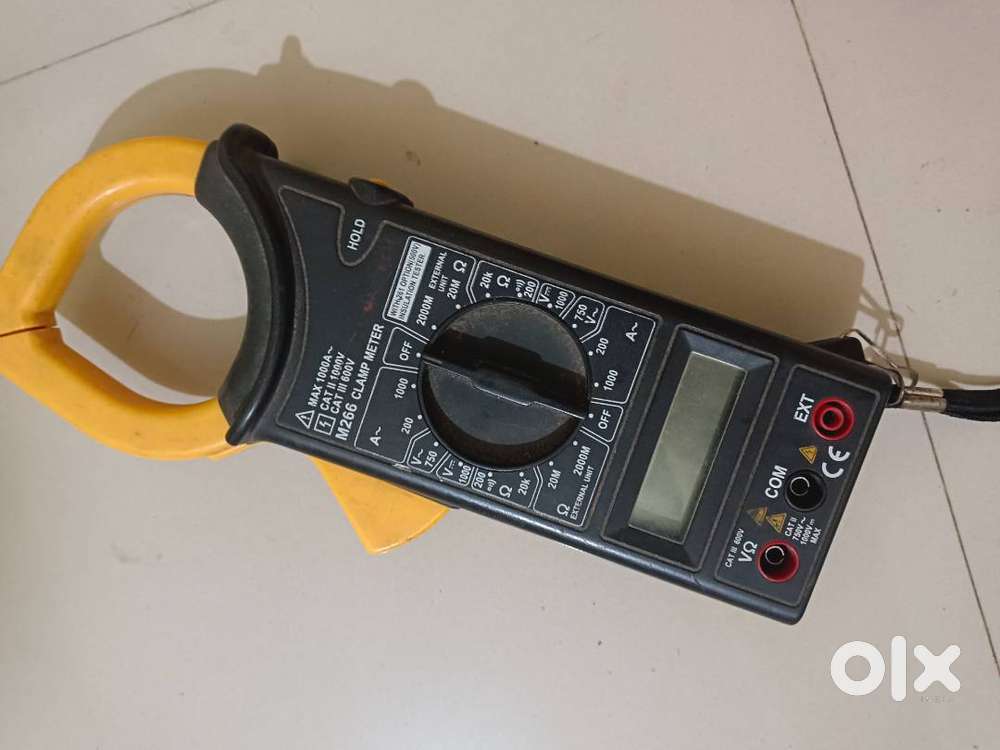 Mastech M266 digital clamp meter.