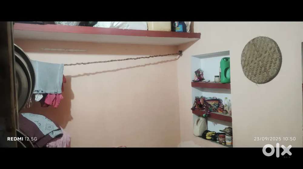 Single big room for rent.
