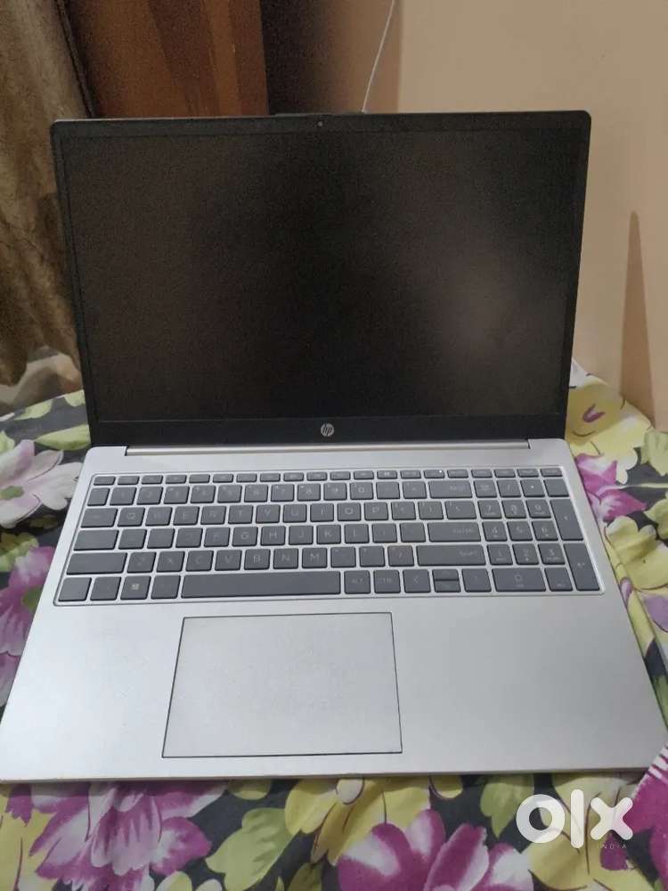 Hp 15s laptop 2 year old 8/512 Ryzen 3 7000 series