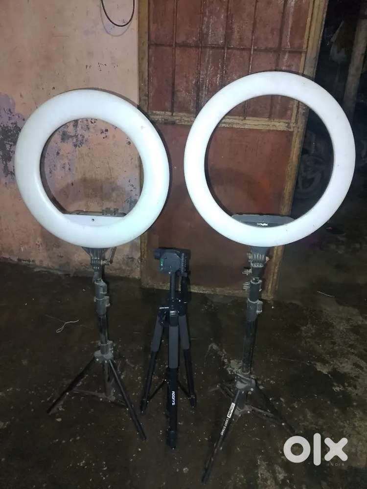2 ringlight and 1 traypod