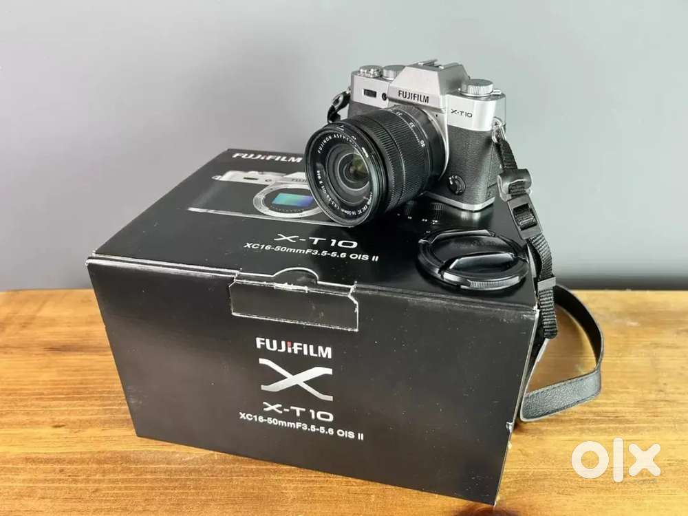 Fujifilm X-T10 Silver Camera Kit with XC16-50mm F3.5-5.6 OIS II