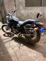 Bajaj Avenger 220 Midnight Black color