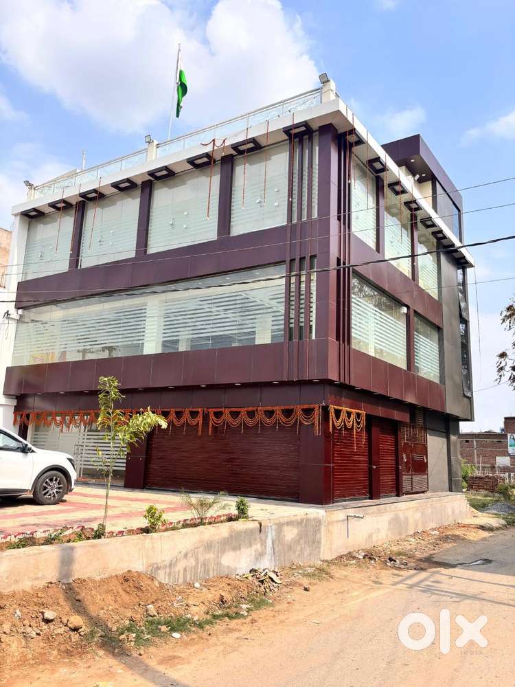 Available for Showroom, Office space