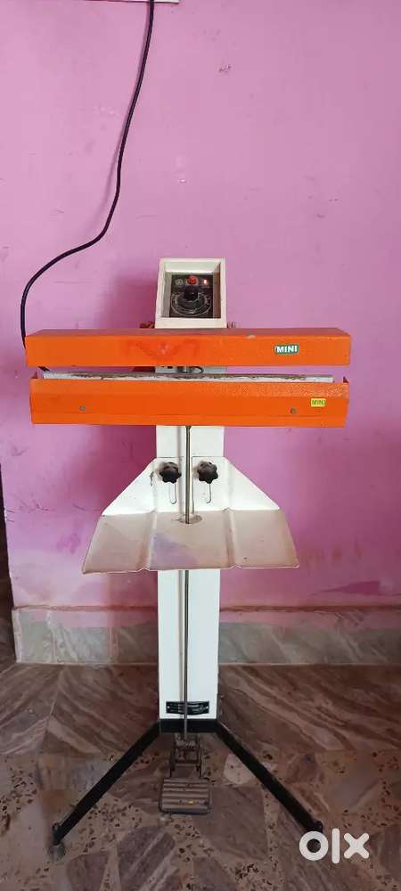 Semi-automatic Foot Sealer Machine. Excellent Condition