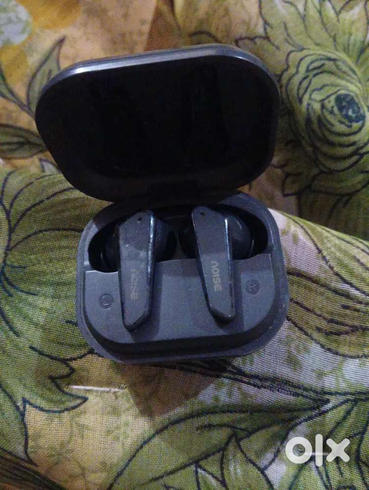 Good condition earbuds