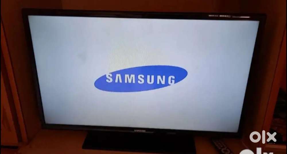 Samsung TV 32 inch working condition.