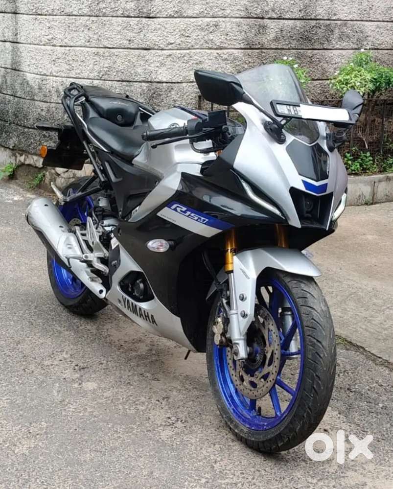 Sala BS6 Yamaha R15 V4 M virson showroom condition bike.