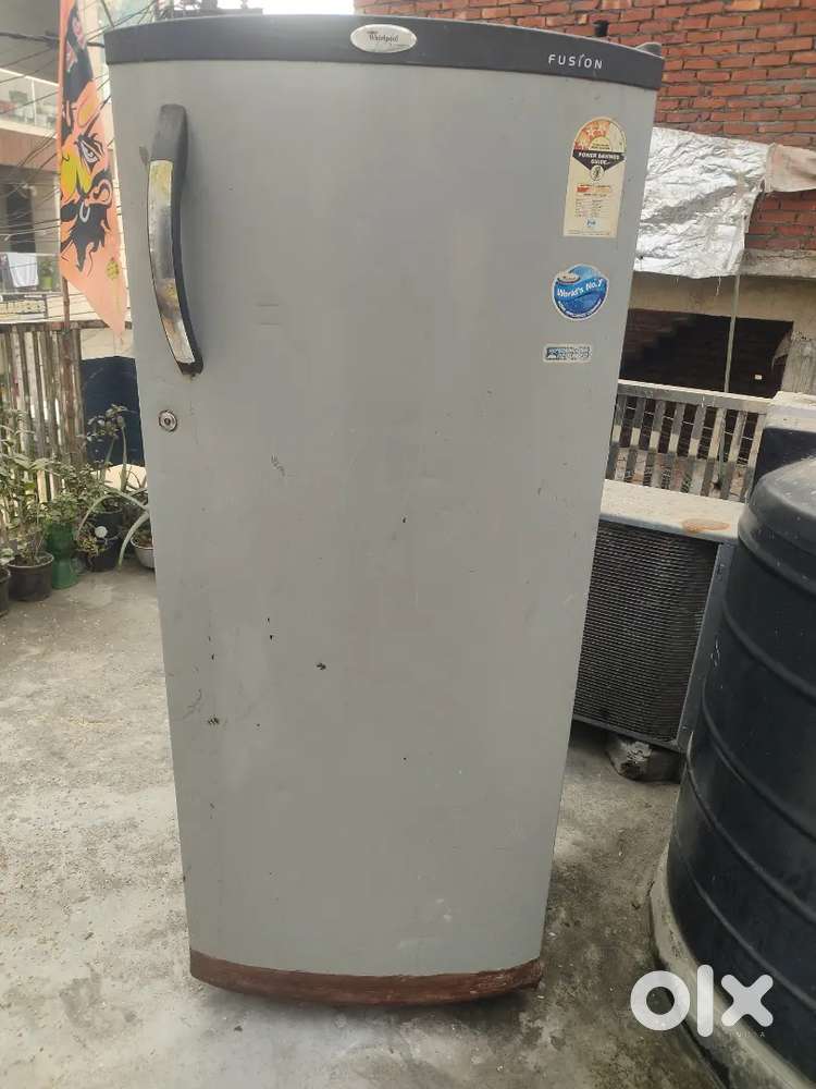 Whirlpool fridge h warking condition mai h koi kharabi nhi h