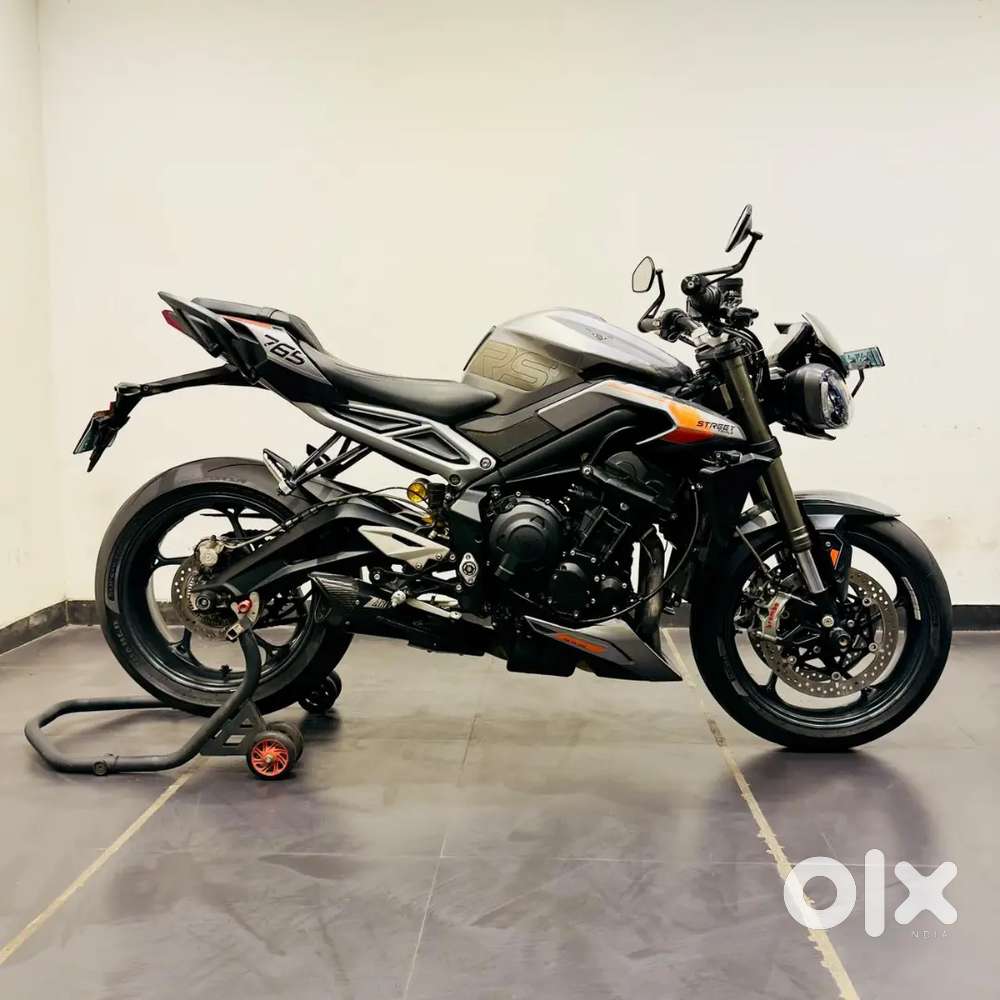 TRIUMPH STREET TRIPLE RS