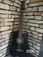 New guitar only use in the five days in black colour with his back