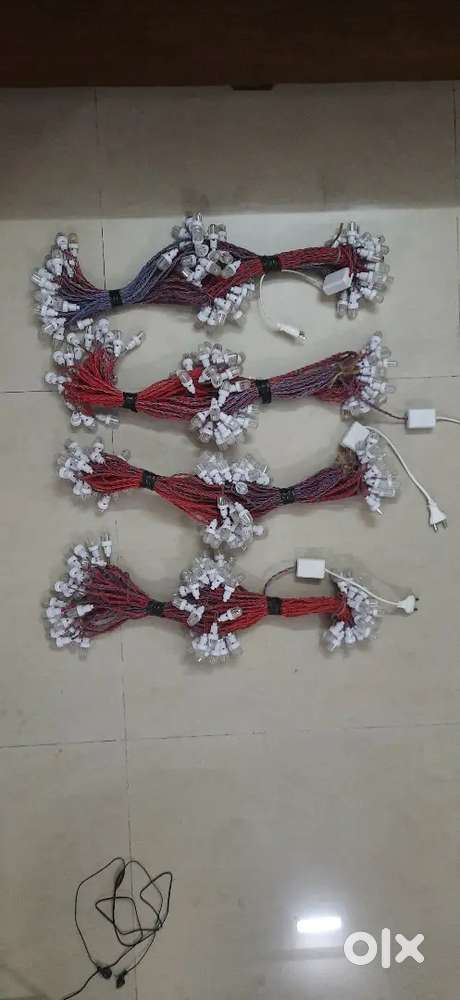Decorative lighting of 100 bulbs