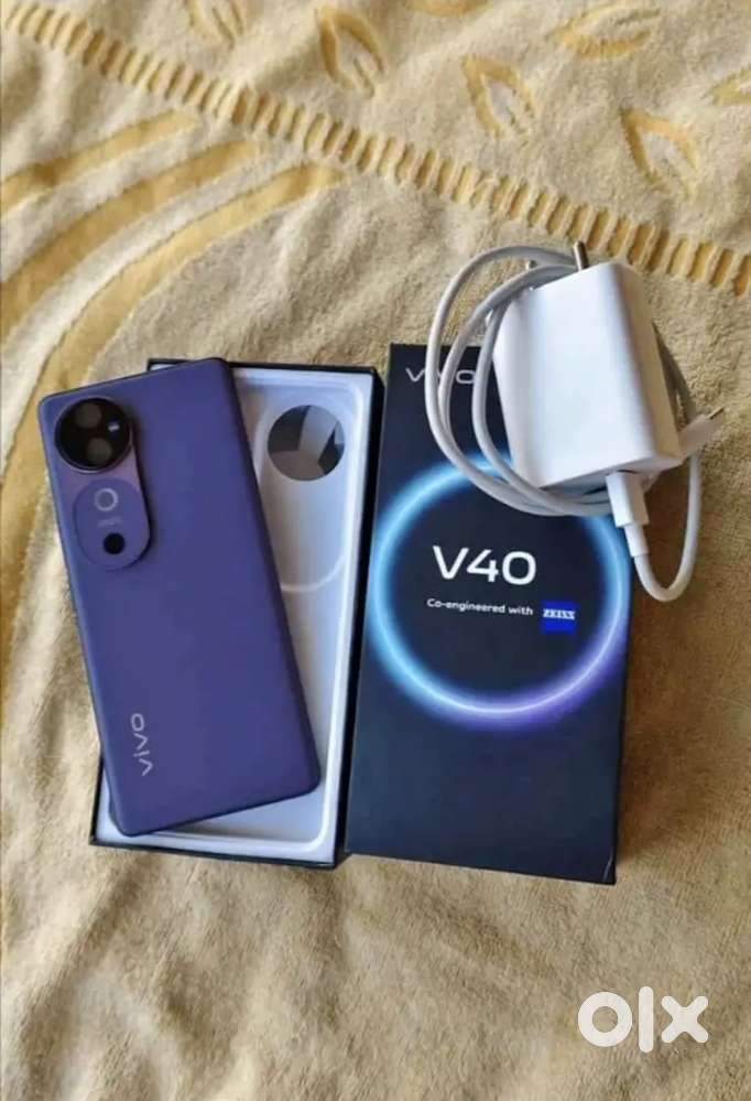 Model Vivo v40 Pro 5G 12GB 256Gb internal memory 5G