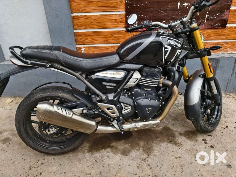 Triumph speed 400