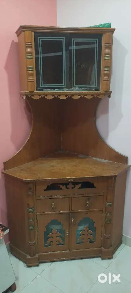 Good condition tv stand and dressing stand for sale