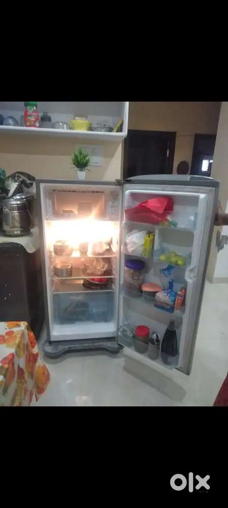 Samsung Fridge available for Sale.