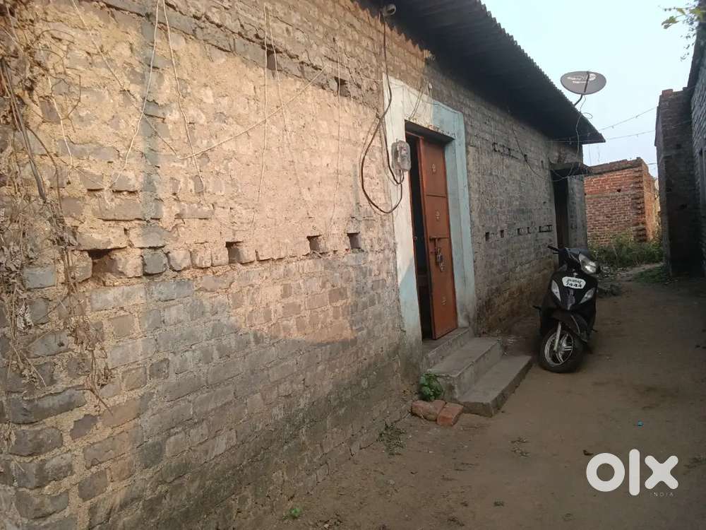 Mirudih me Jamin hai 3 plot or 3 room banna huua hai