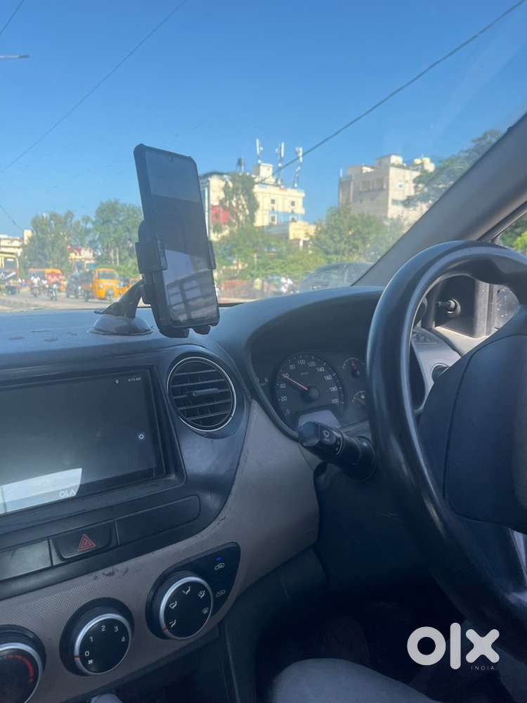 Ola uber drivers required   Room also available. No diposit