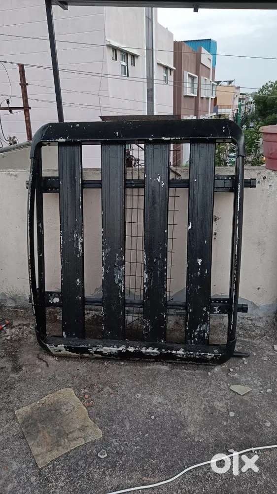 Car ka carrier bechna hai mahindra xuv ka