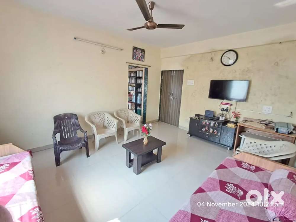 3BHK SEMI FURNISHED FLAT FOR SALE