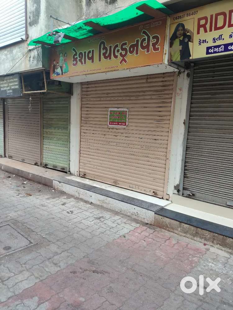 બંગડી બજારમાં દુકાન ભાડે આપવાની છે