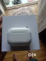 This is airpods pro only 3 month use it