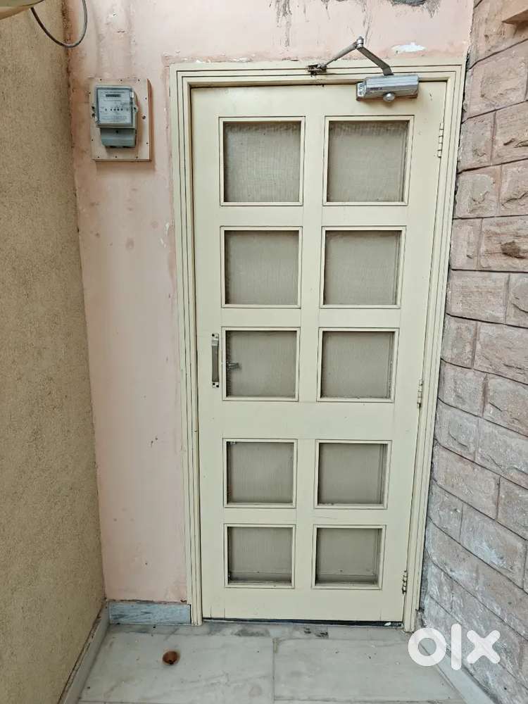 1 room bathroom on 1 floor available for rent