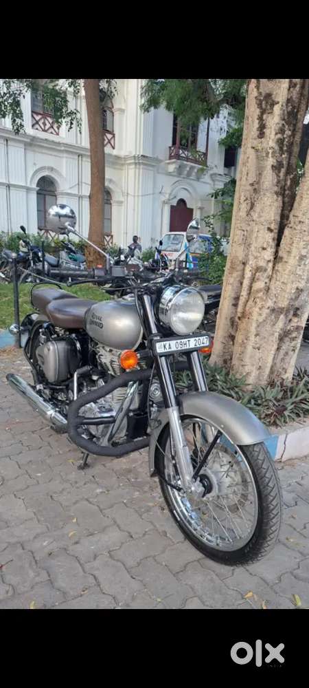 Royal Enfield classic 350cc gunmetal grey single owner 01