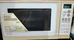 Microwave Oven with Grill