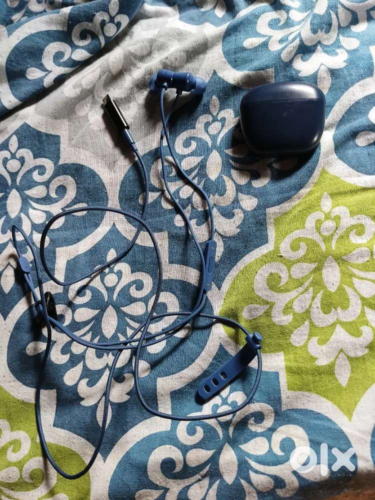 Bluetooth, wired buds