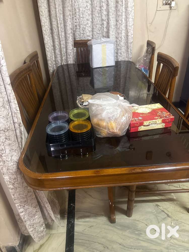 6 seater dining table, wood sheesham, good condition, glass top