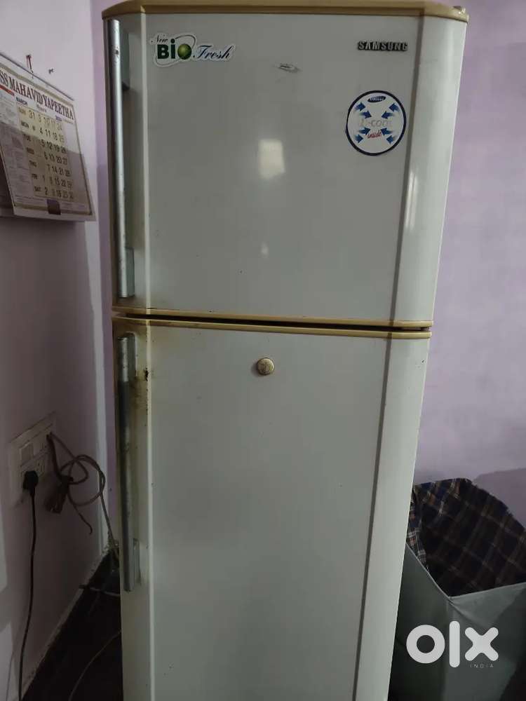 Double door samsung fridge 250 liters