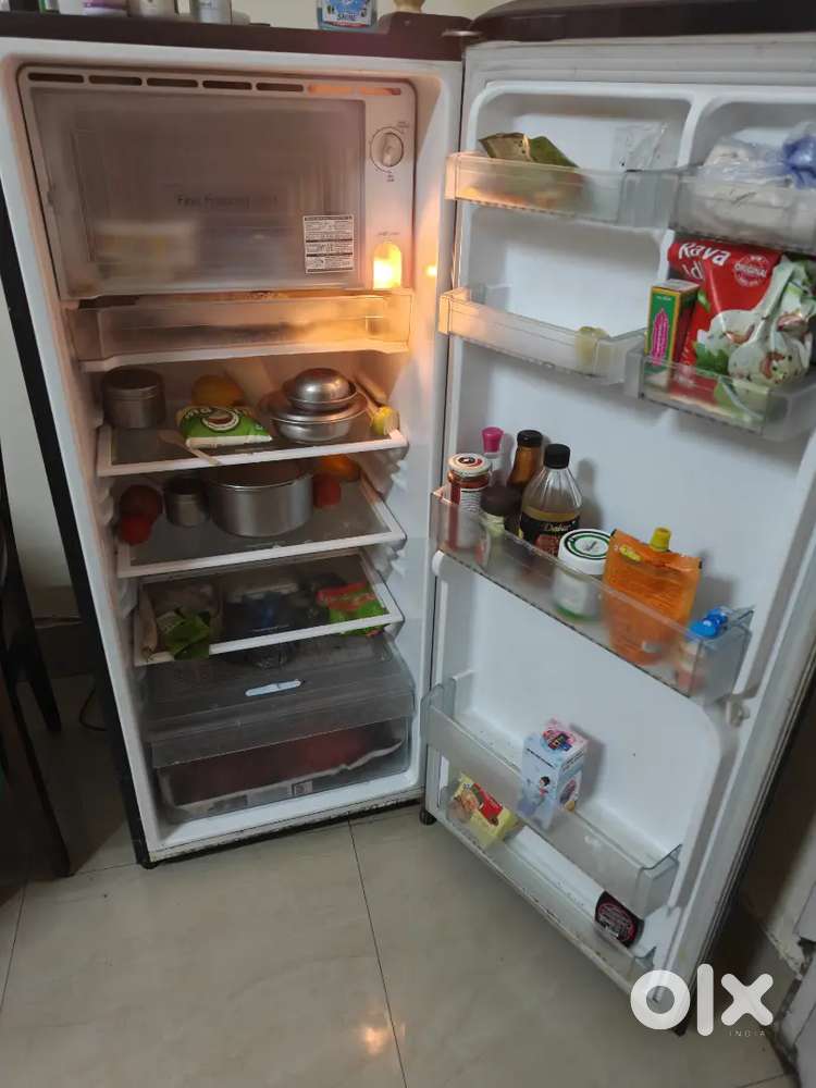 LG 235L 5-Star Refrigerator – Excellent Condition, Power Efficient