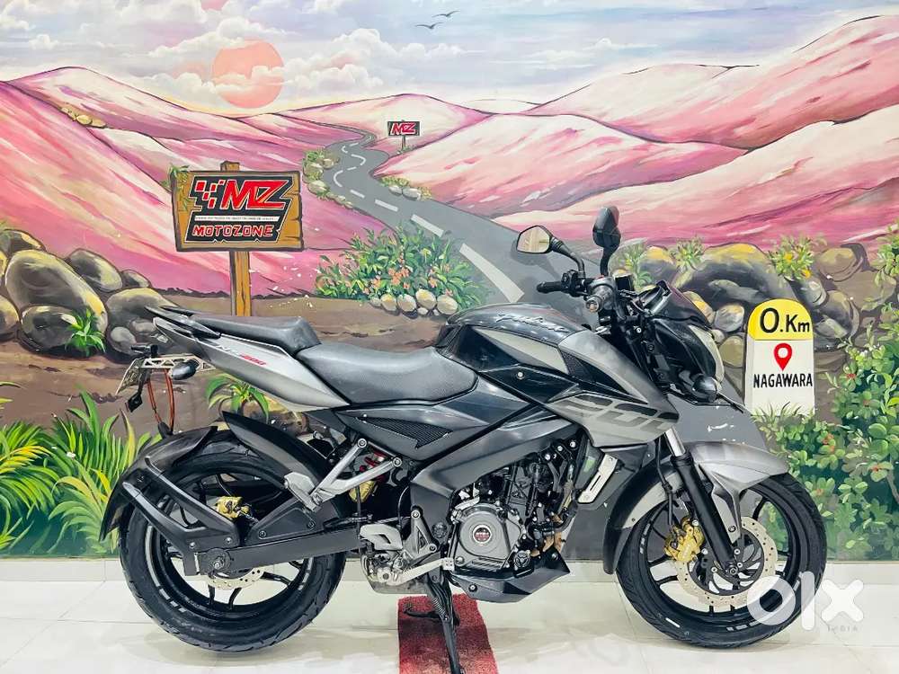 BAJAJ PULSAR NS200CC DUAL DISC DUAL ABS BS4 BLACK COLOUR MODEL 2019