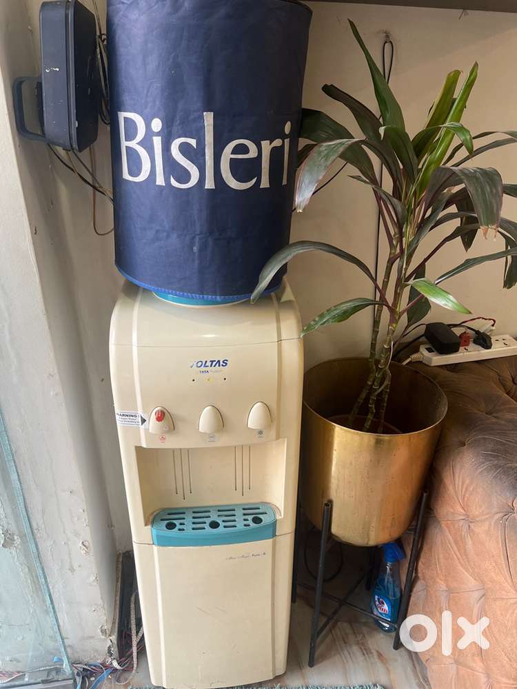Voltas water dispenser