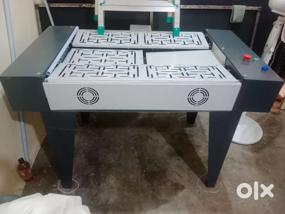 Automatic ironing and fold machine