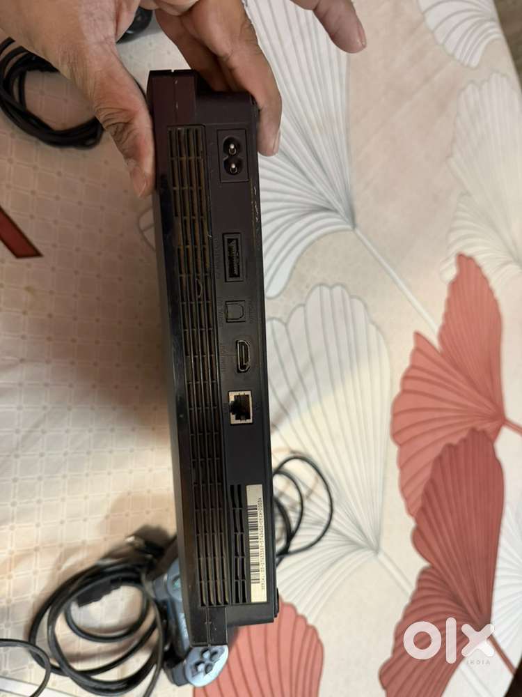 PS3 slim - 250 GB properly working