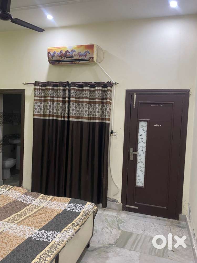 One room for rent with all furniture