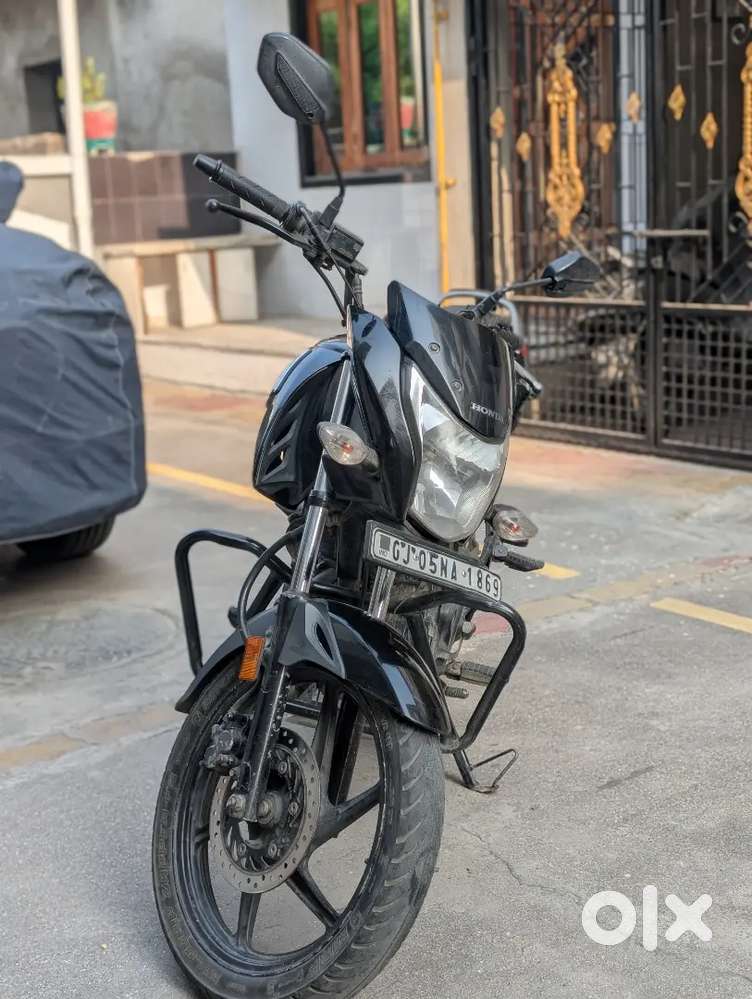 Unicorn 160 black colour bike