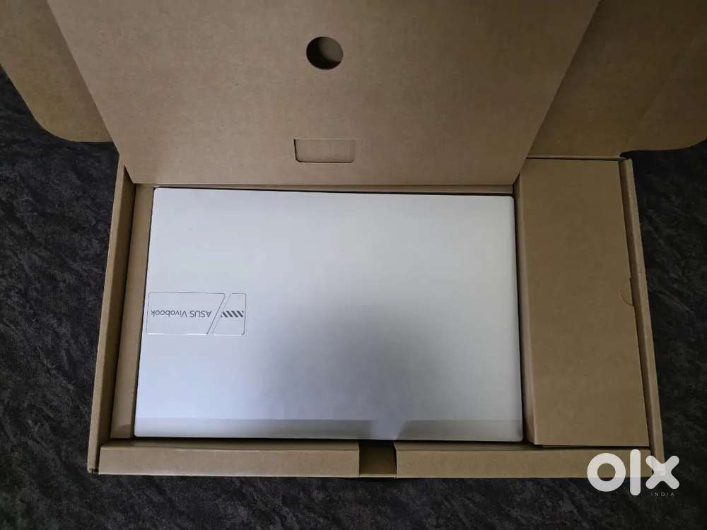 Asus VivoBook 15 (2025 Model – X1404VA) only 7 months old