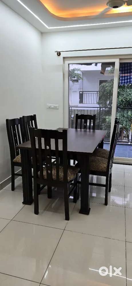 Moving Out Sale – 6-Seater Dining Table Set