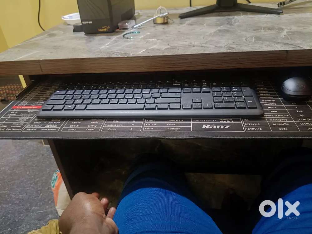 Mac mani and monitor tabel and full satup