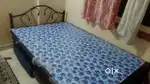Metal bed in good condition
