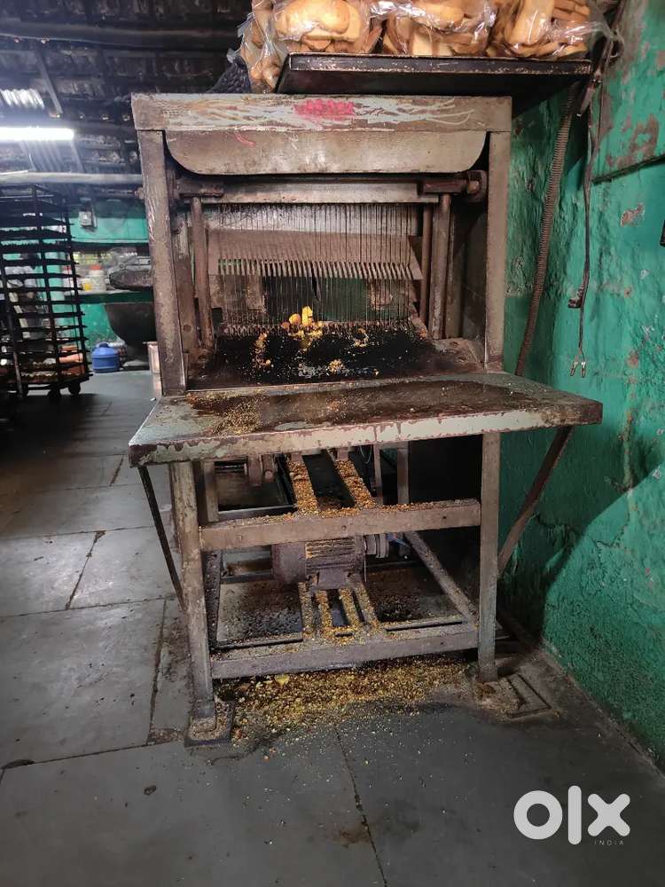 Bread slicer