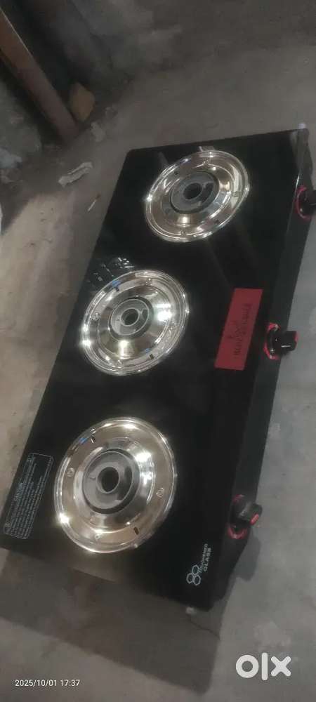 Three burner toughen glass gas stove manually. brand new, blue eagle