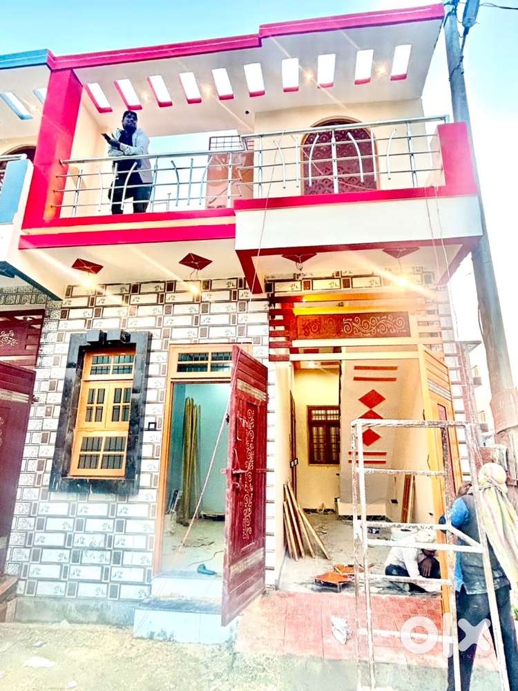 Plot &House prime location