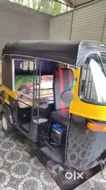 Good condition and all pappers clear petrol auto aahnu next test dec