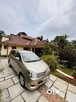 Toyota Innova 2.5 G (Diesel) 8 Seater, 2011, Diesel