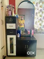 Premium Dressing Table with 2 cabinets and 3 pull-out drawers